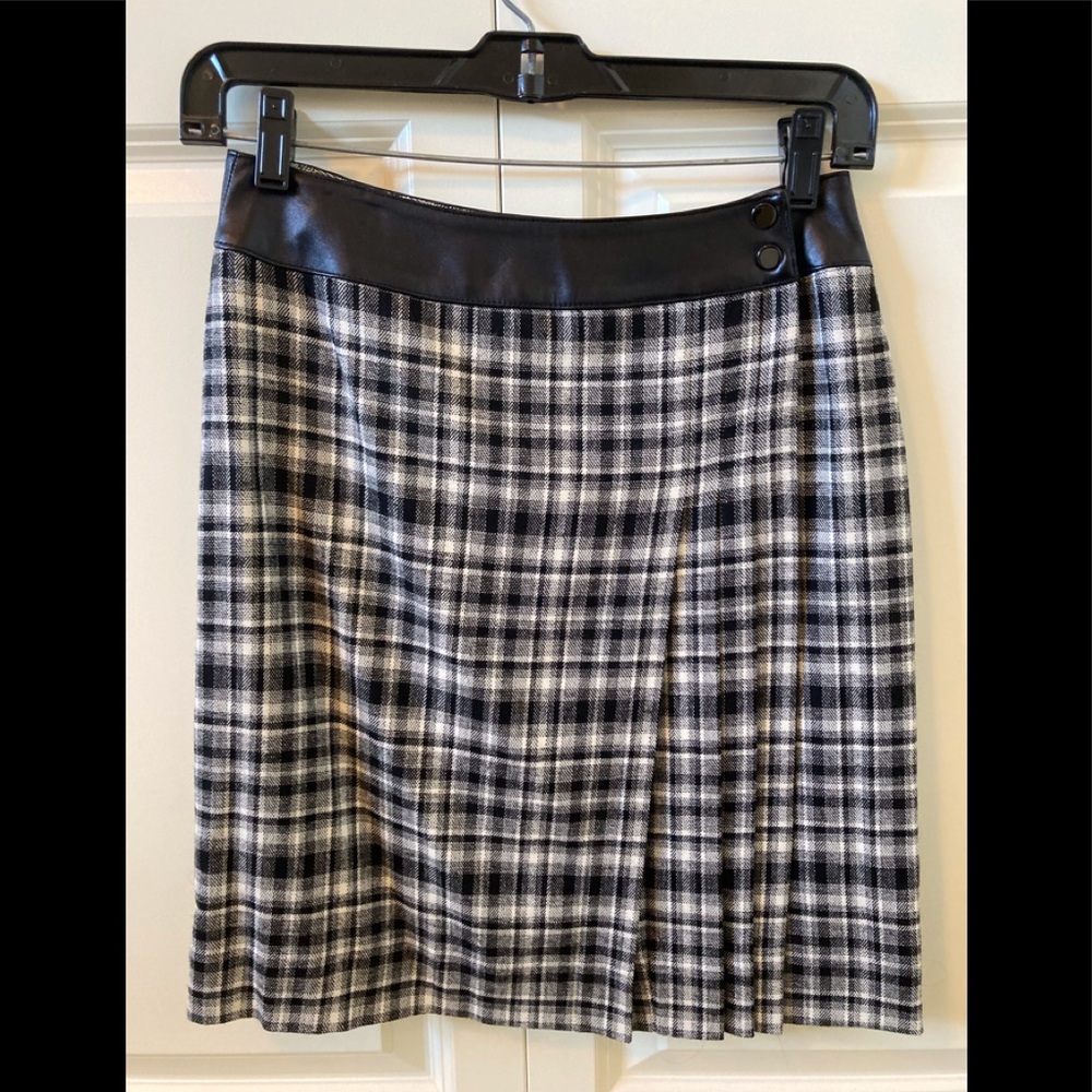 Anne Klein Black and White Plaid Skirt, size 2P